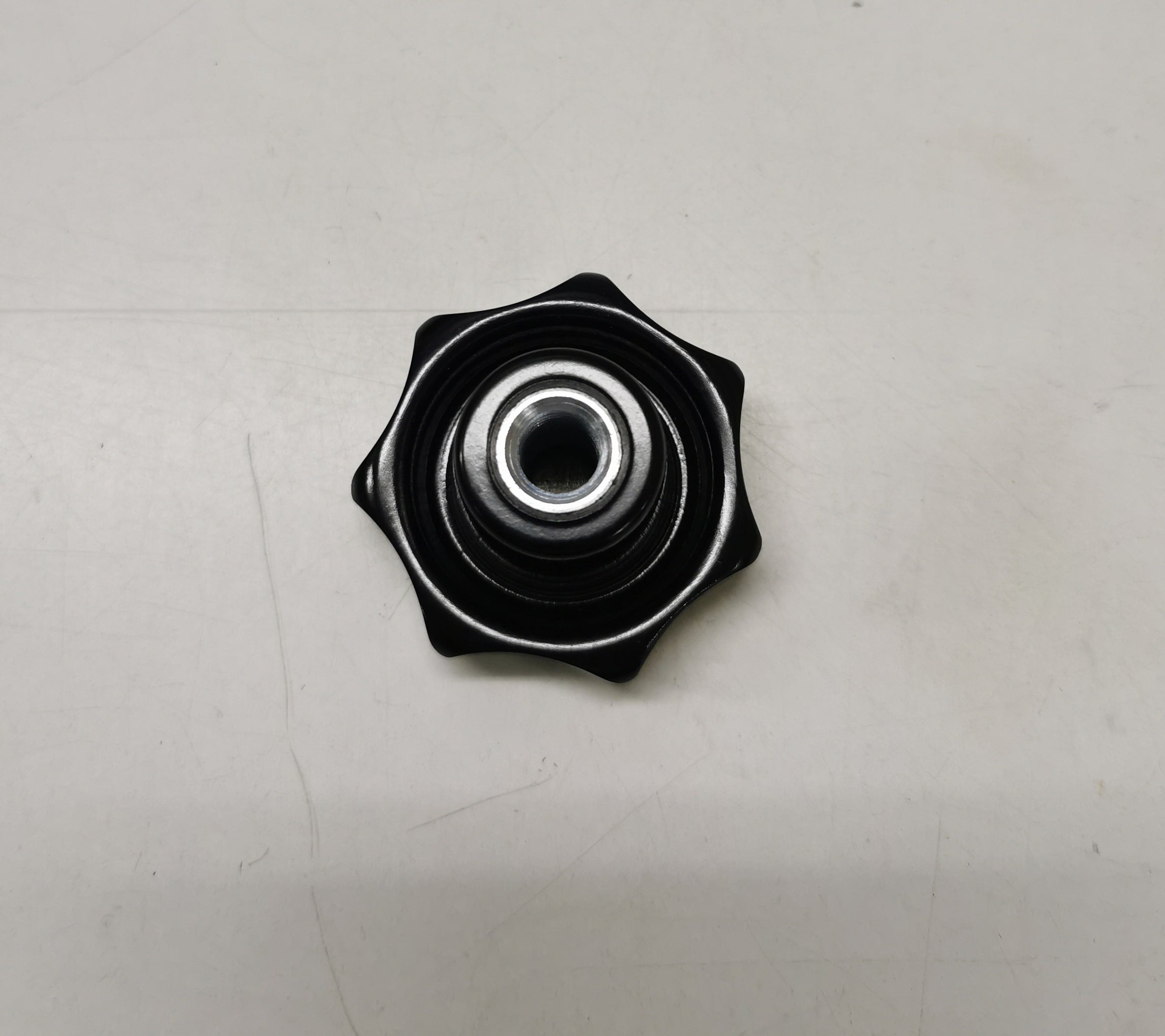 Star type handle d=50mm M10 socket - DIN 6336; plastic black