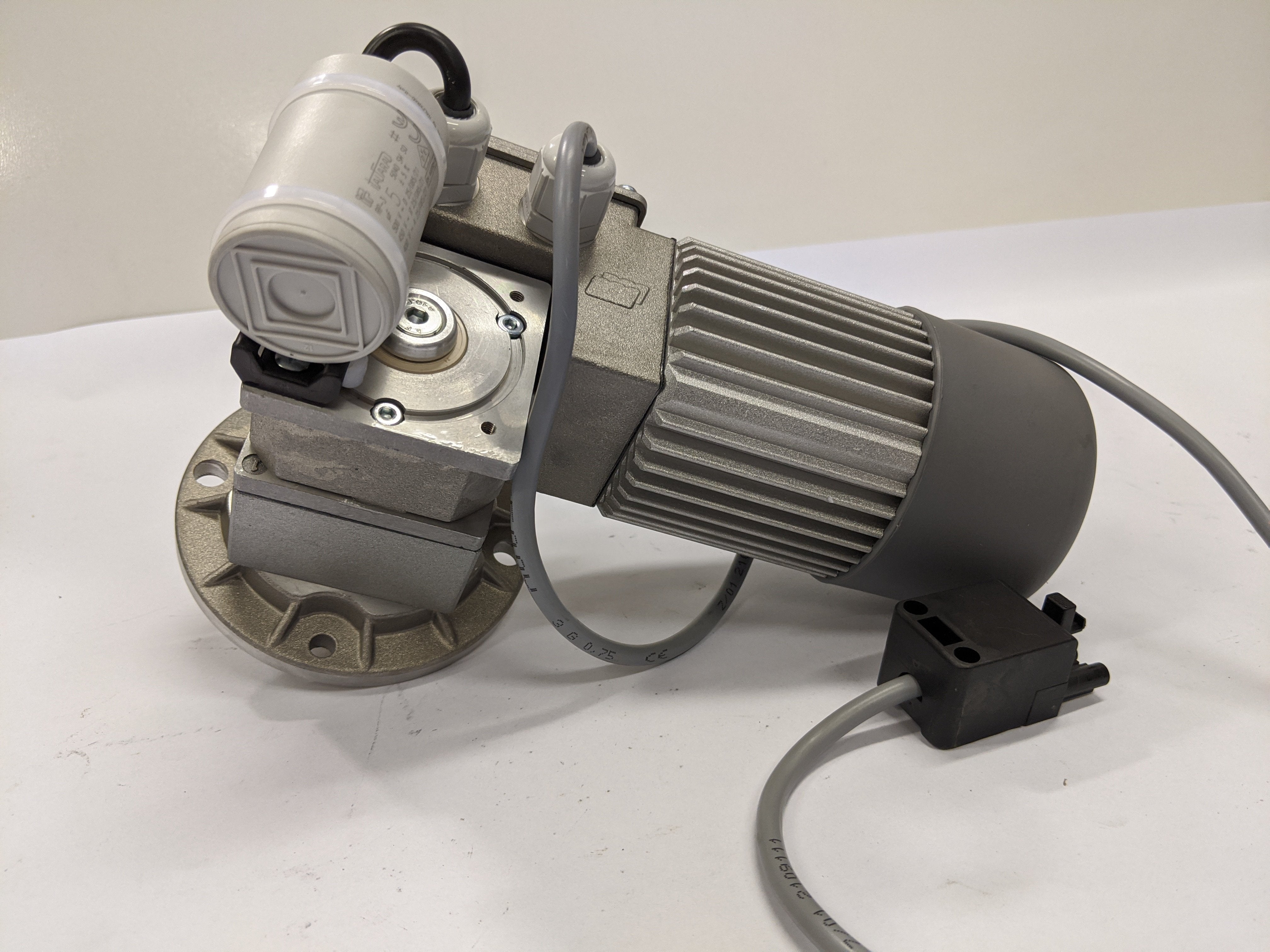 Stoker screw geared motor PS45-60 - MCE 160 P2 (i=200/B5) 14r/pm